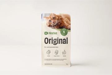 Produktbild mot vit bakgrund med kattfoder FirstVet Original 6 kg