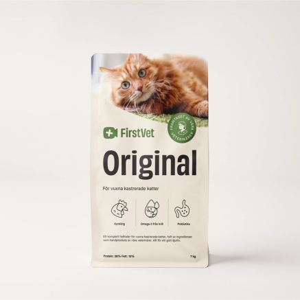 Produktbild mot vit bakgrund med kattfoder FirstVet Original 6 kg